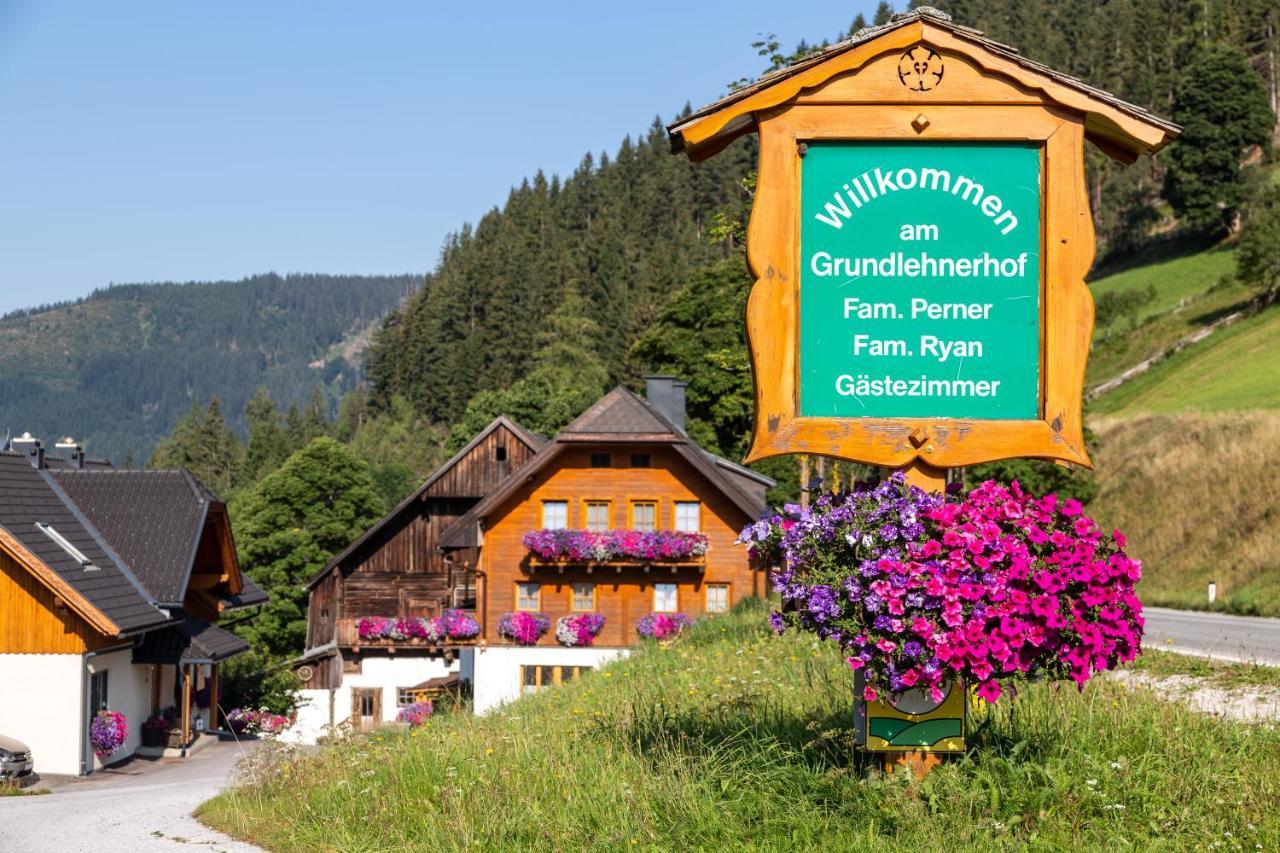 ラムサウ・アム・ダッハシュタイン Bio-Bauernhof Grundlehnerhofゲストハウス エクステリア 写真